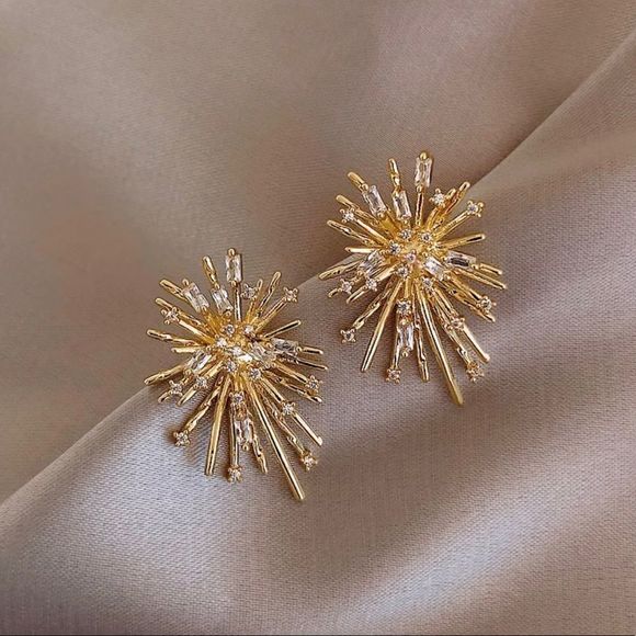 New 18K Diamond Firework Stud Earrings - Picture 2 of 5